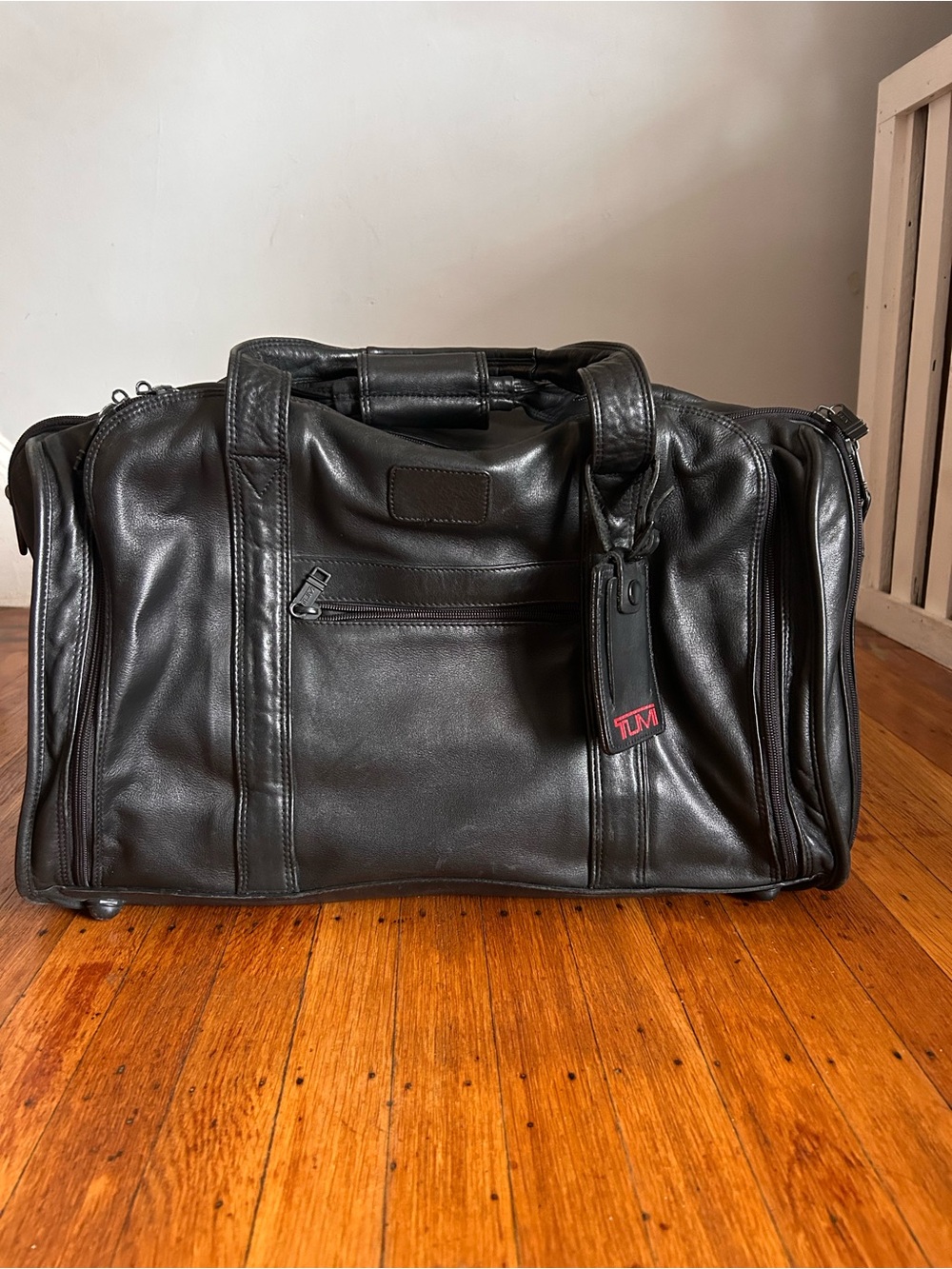 TUMI All Leather Class Duffle Travel Carry On Expandable Black Genuine Leather